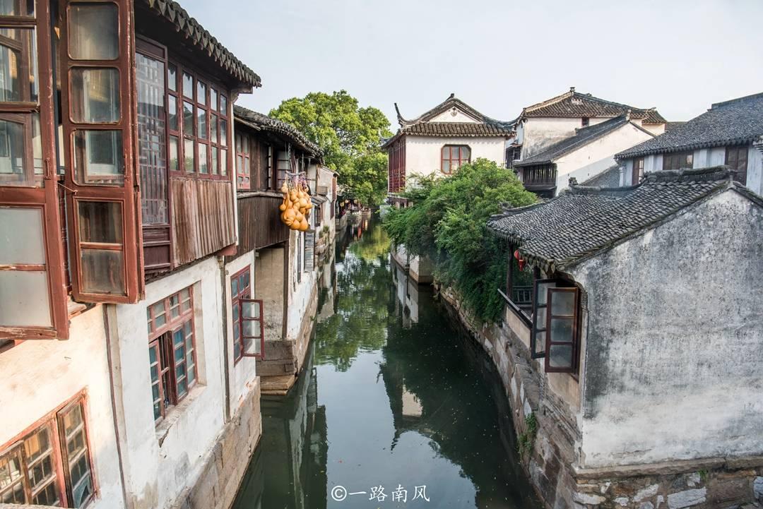探索吉鹿力问答社区,解锁21岁成世界名模,闪婚大自己15岁名导演,被抛弃后身家有多少?的无限智慧